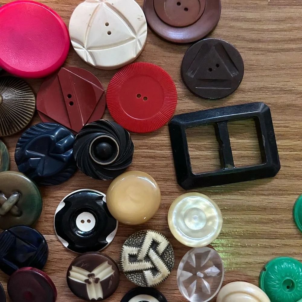 Vintage Buttons & buckles plastic glass shell metal carved pressed shank